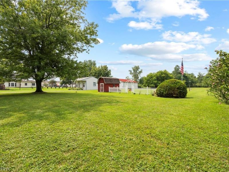 7454 Oberlin Road, Elyria, OH 44035 Photo 2