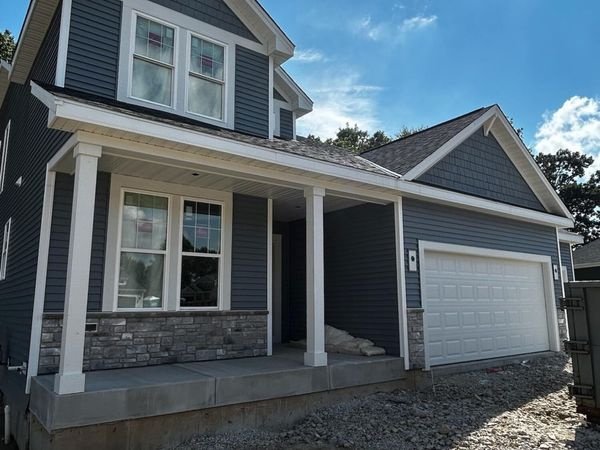 1743 Palmer Ct, Hartford, WI 53027