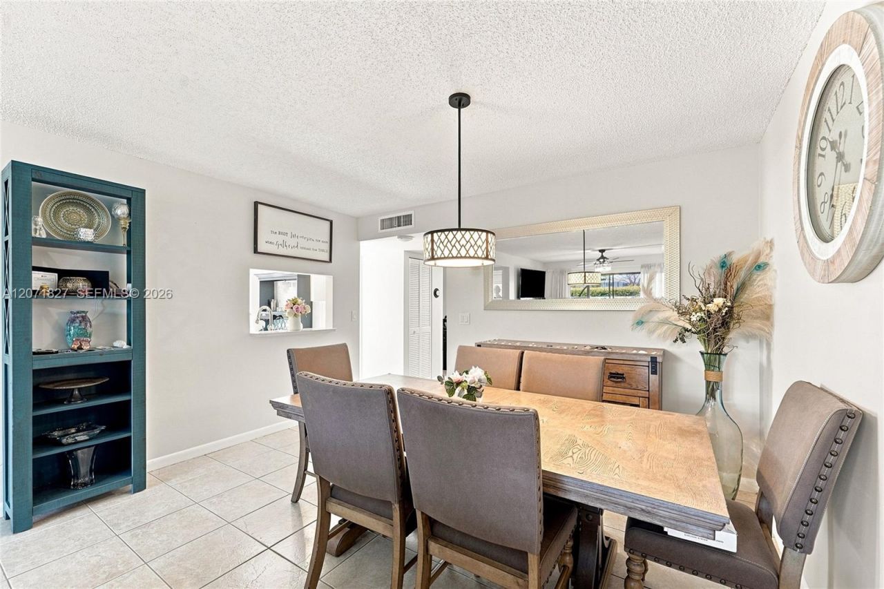 15234 Lakes Of Delray Blvd, Unit 250, Delray Beach, FL 33484 Photo