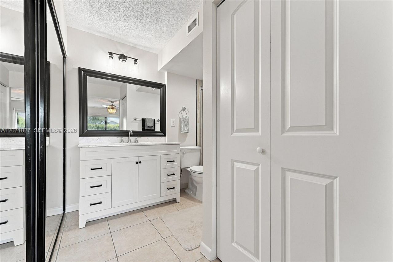 15234 Lakes Of Delray Blvd, Unit 250, Delray Beach, FL 33484 Photo