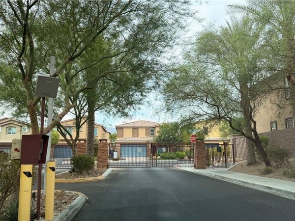 4336 Stardusk Falls Avenue, North Las Vegas, NV 89084