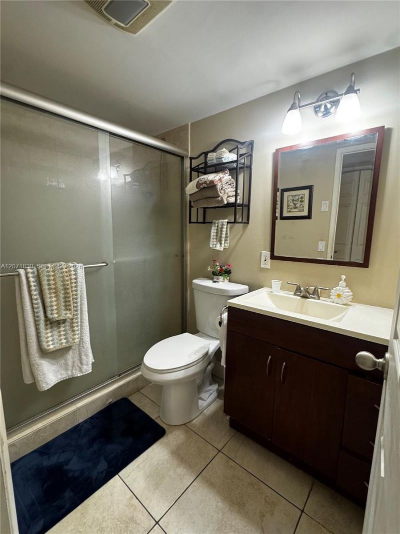 1000 Hillcrest Ct , Unit 214, Hollywood, FL 33021 Photo