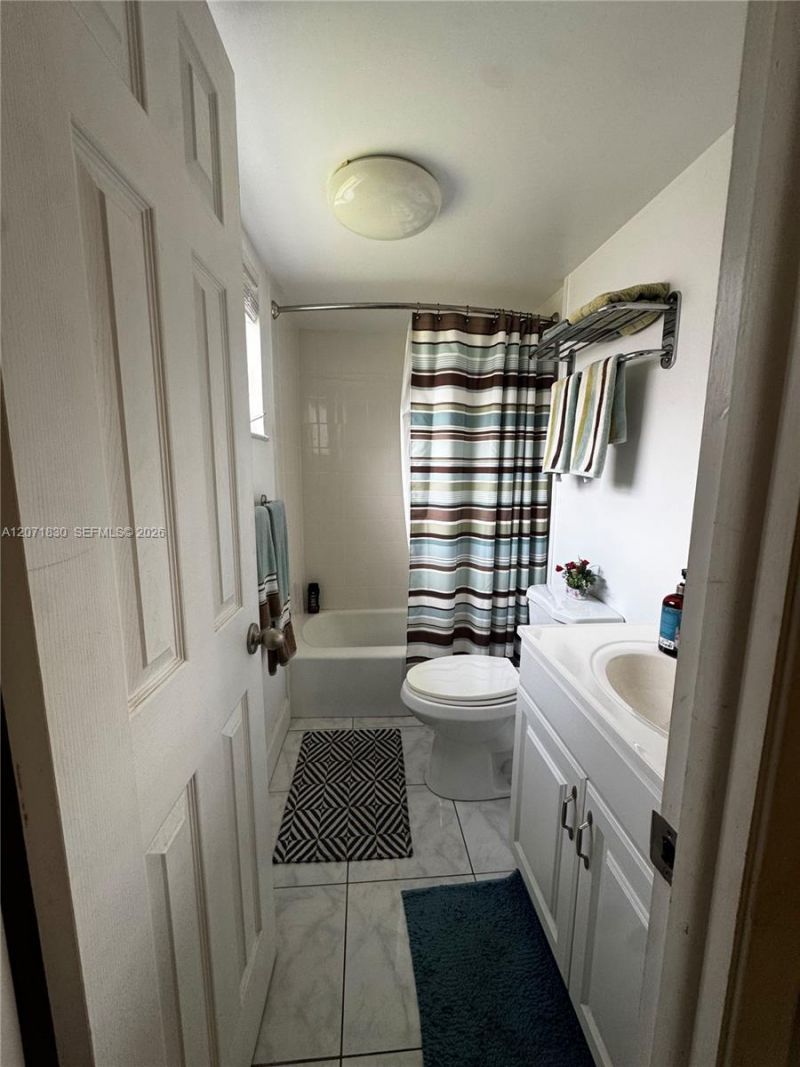 1000 Hillcrest Ct , Unit 214, Hollywood, FL 33021 Photo