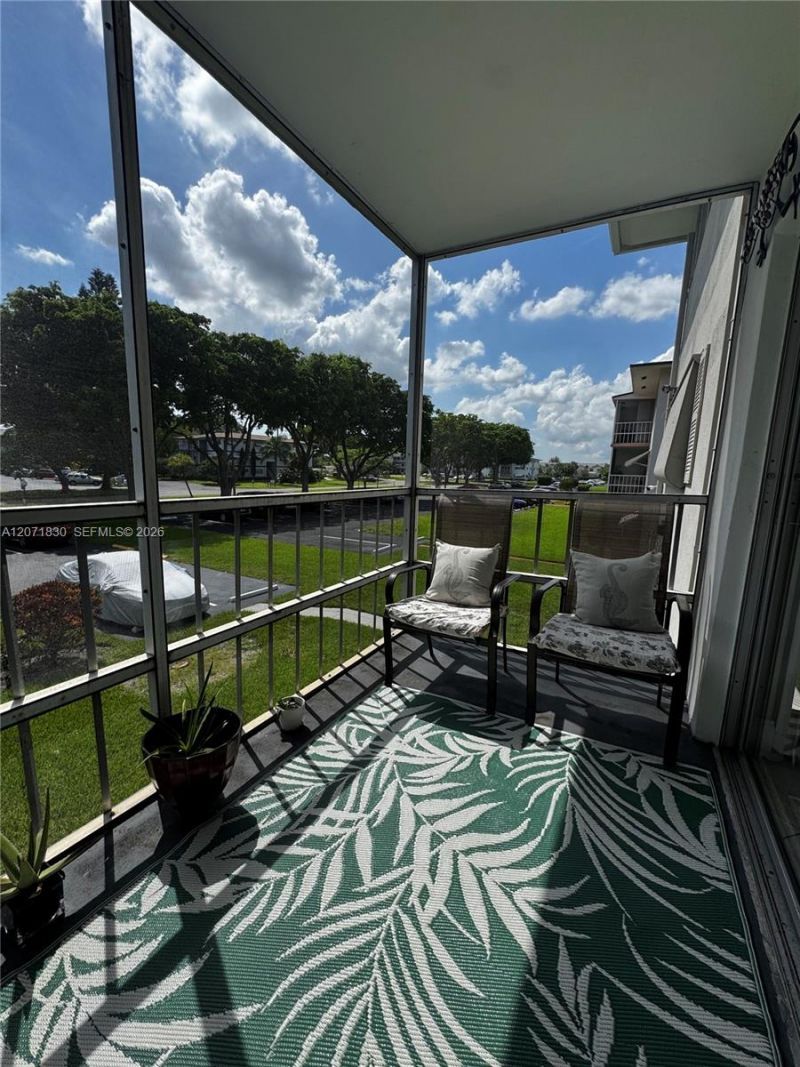 1000 Hillcrest Ct , Unit 214, Hollywood, FL 33021 Photo