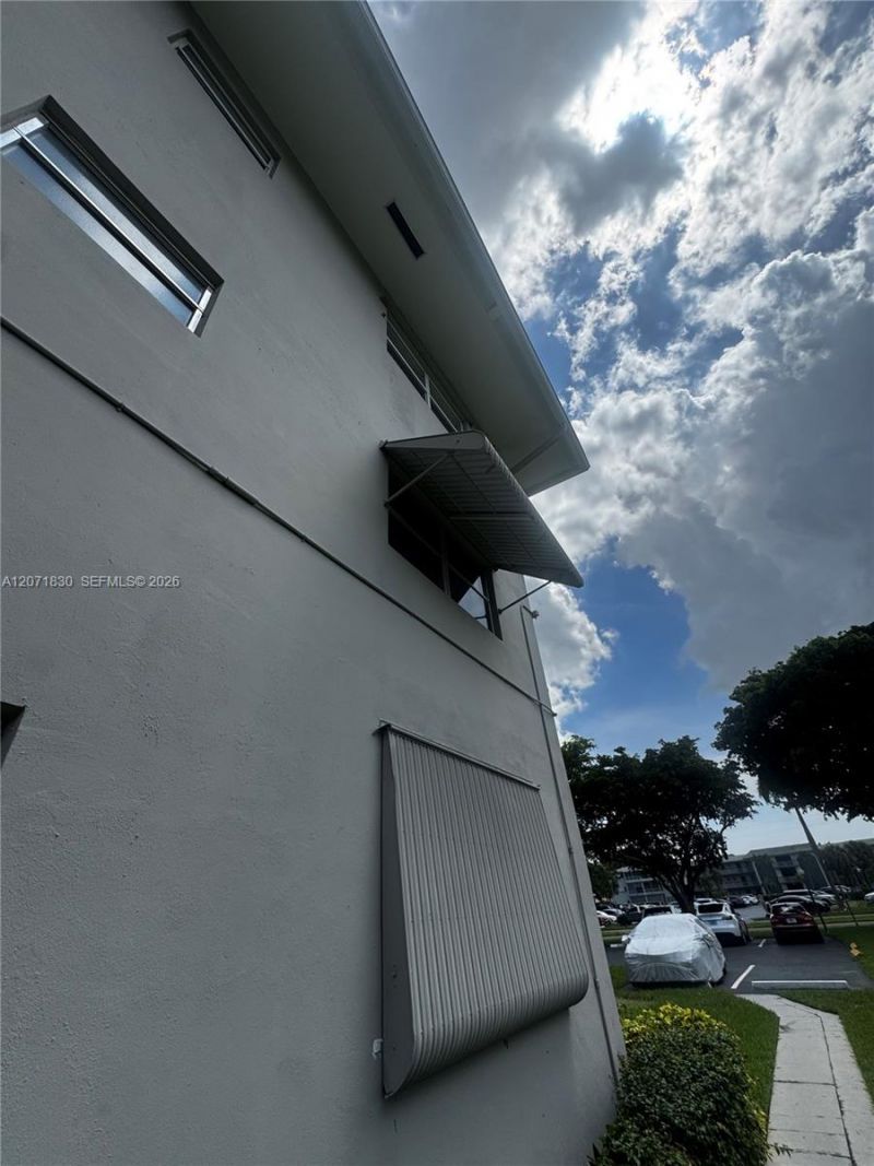 1000 Hillcrest Ct , Unit 214, Hollywood, FL 33021 Photo