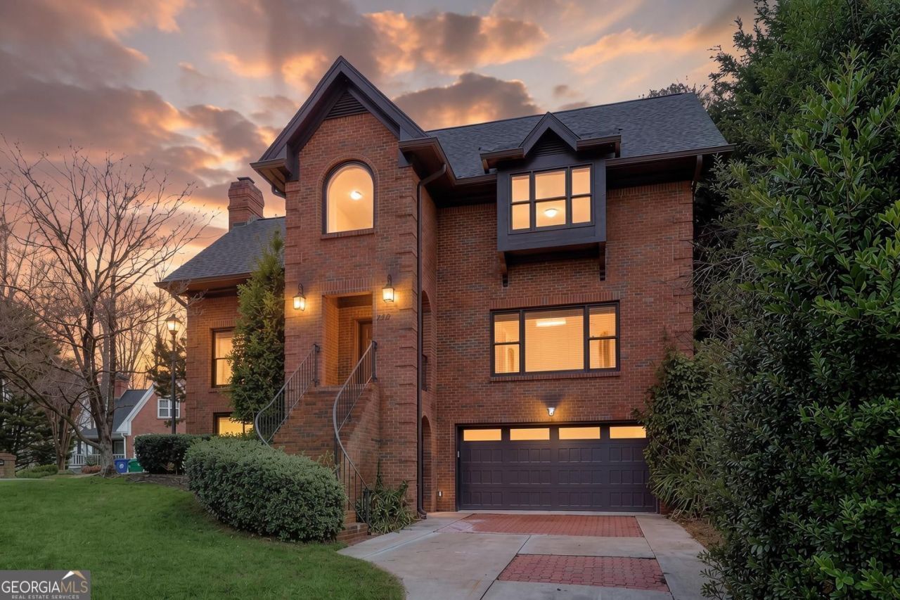 2441 Kings Court Ne, Atlanta, GA 30345 Main Photo