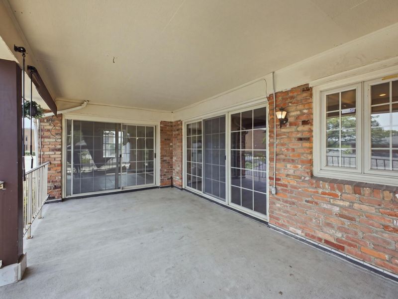 952 Chatham Lane , Unit K, Columbus, OH 43221 Photo 21