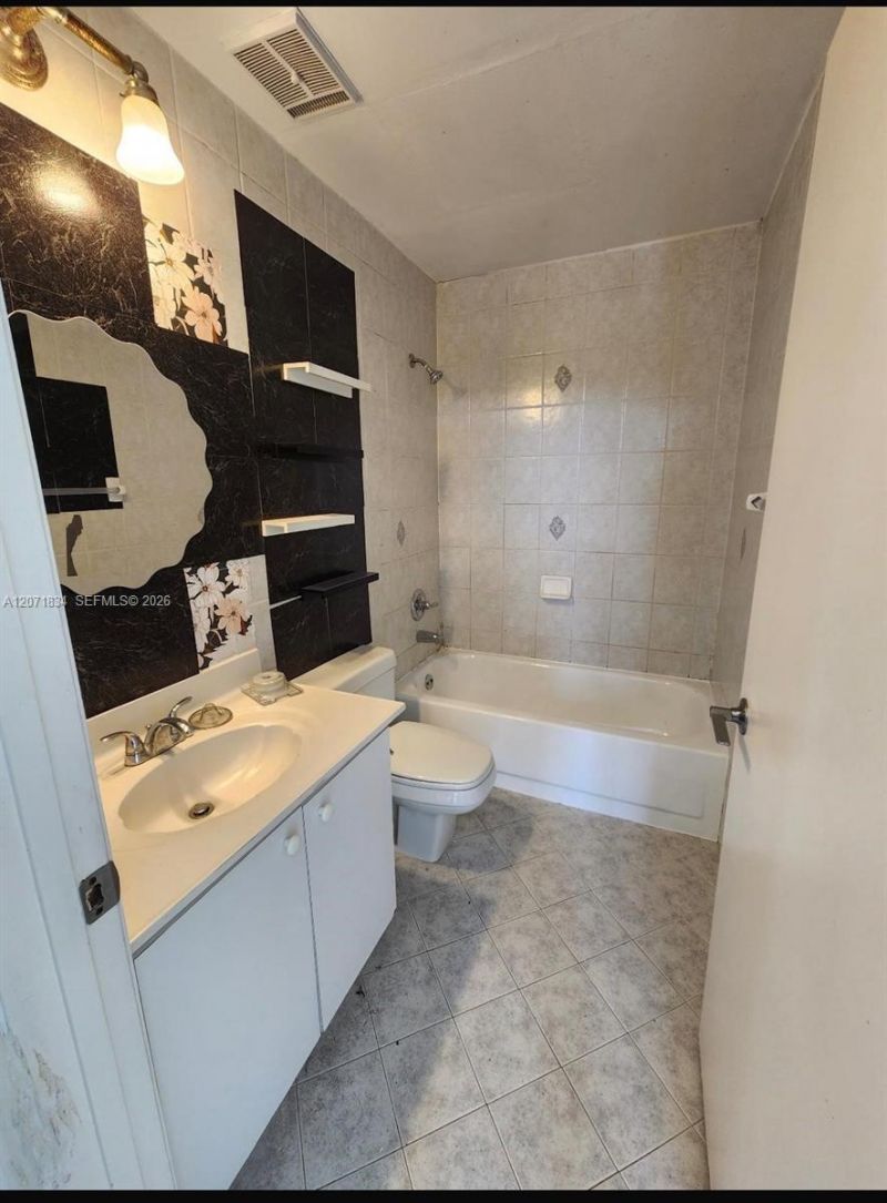 7420 W 20th Ave , Unit 331, Hialeah, FL 33016 Photo