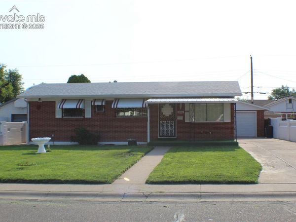 2006 Sherwood Lane, Pueblo, CO 81005