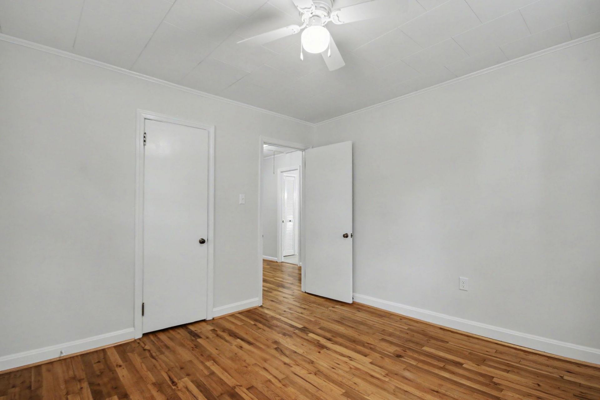 2510 South Bay St. Photo 16