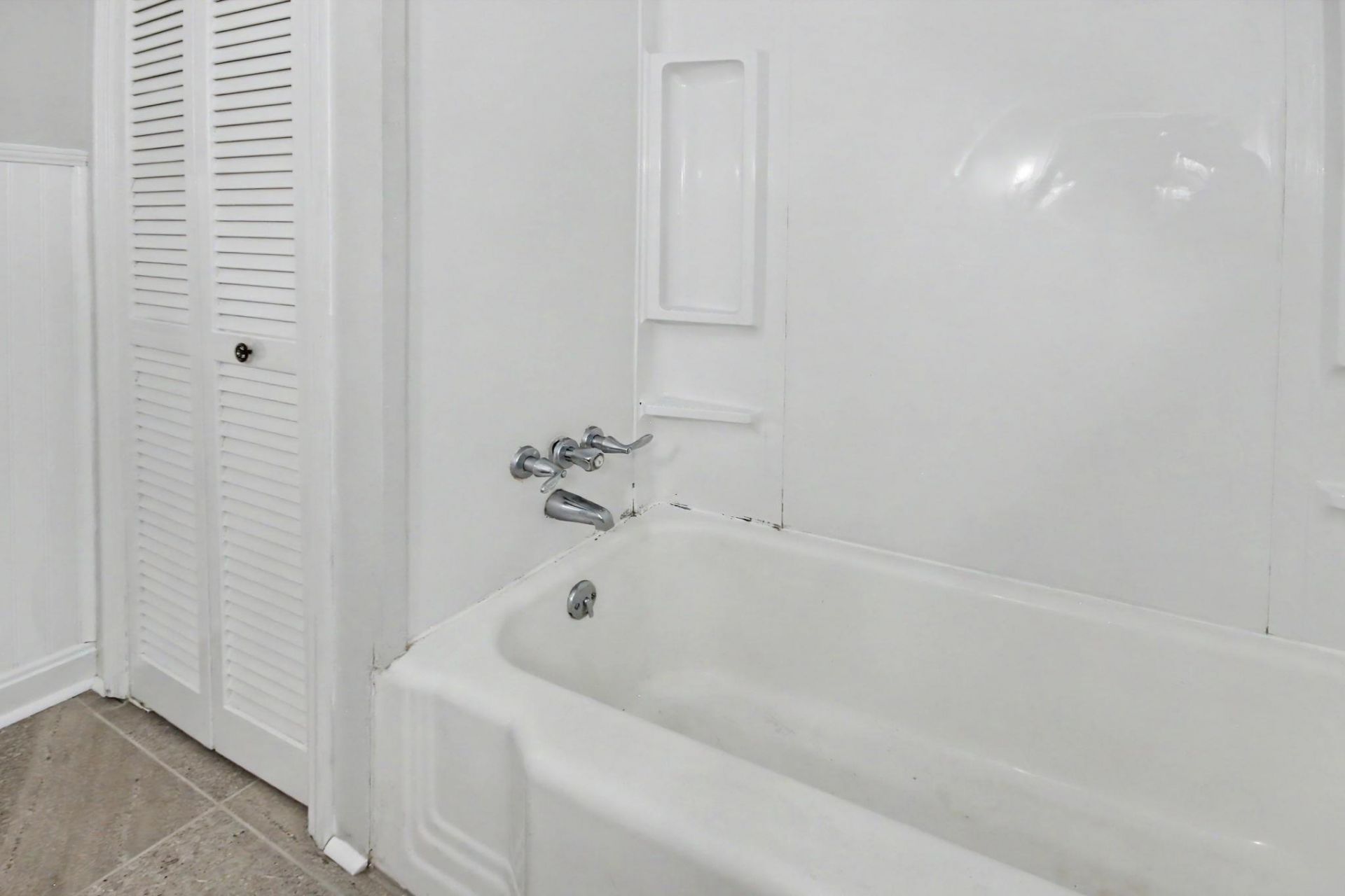 2510 South Bay St. Photo 19