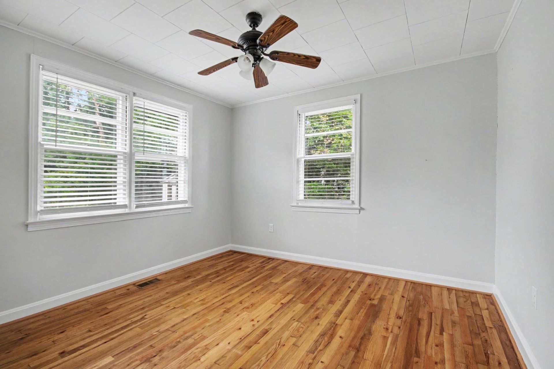 2510 South Bay St. Photo 22