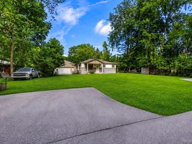 35095 Bridgeman Street, Farmington Hills, Mi 48335