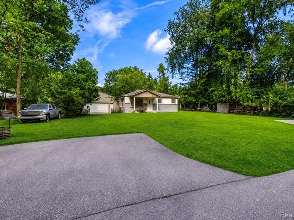 35095 Bridgeman Street, Farmington Hills, Mi 48335