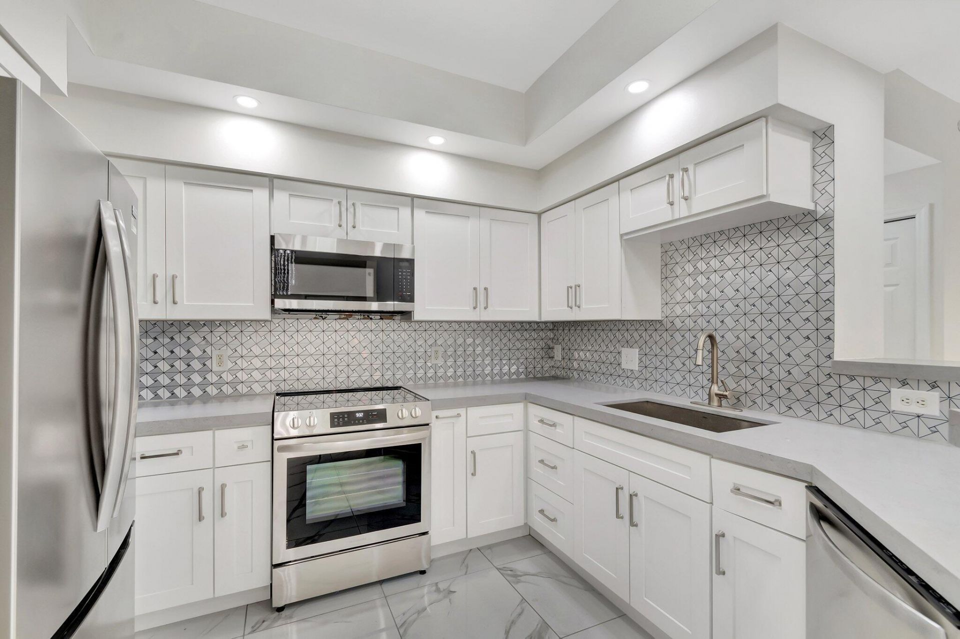 802 W Windward Way, Unit 316, Lantana, FL 33462 Photo