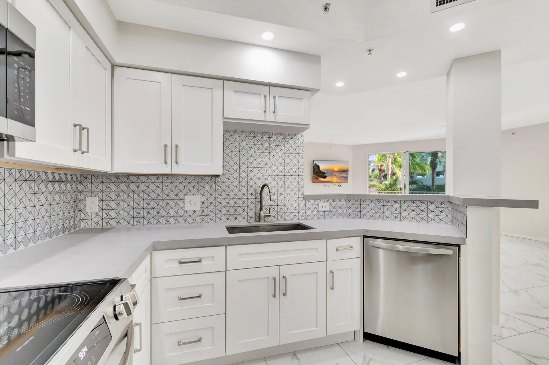 802 W Windward Way, Unit 316, Lantana, FL 33462 Photo