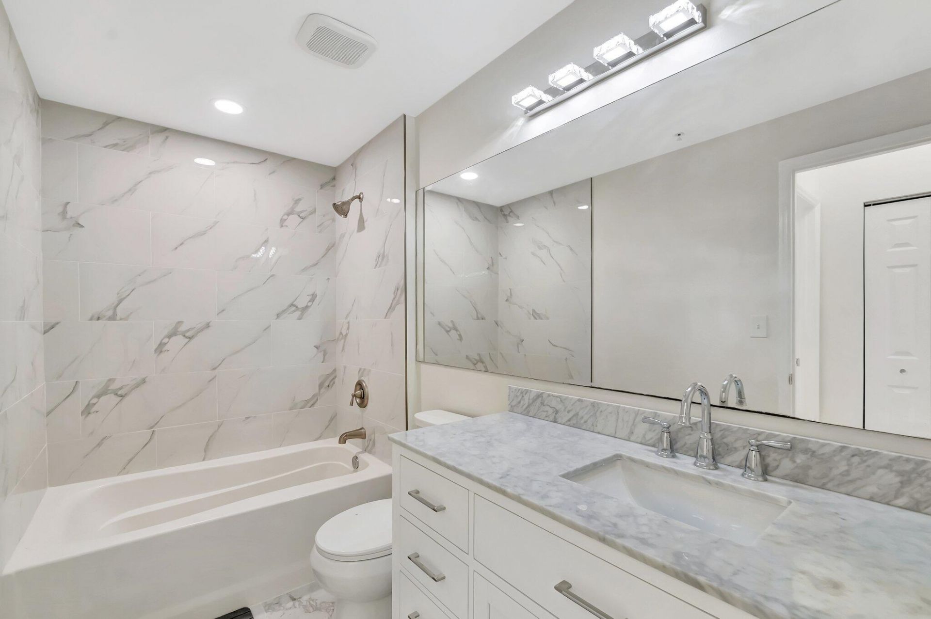 802 W Windward Way, Unit 316, Lantana, FL 33462 Photo