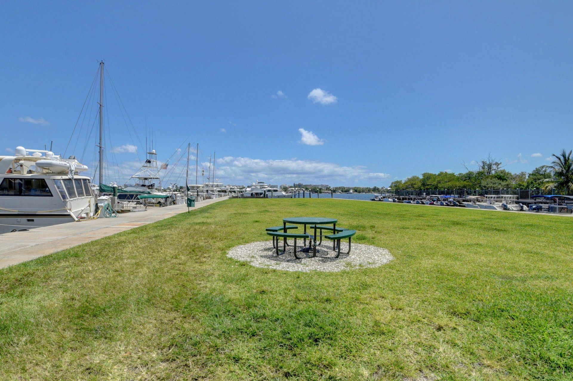 802 W Windward Way, Unit 316, Lantana, FL 33462 Photo