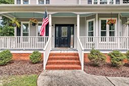 211 Farmington Court  photo 4