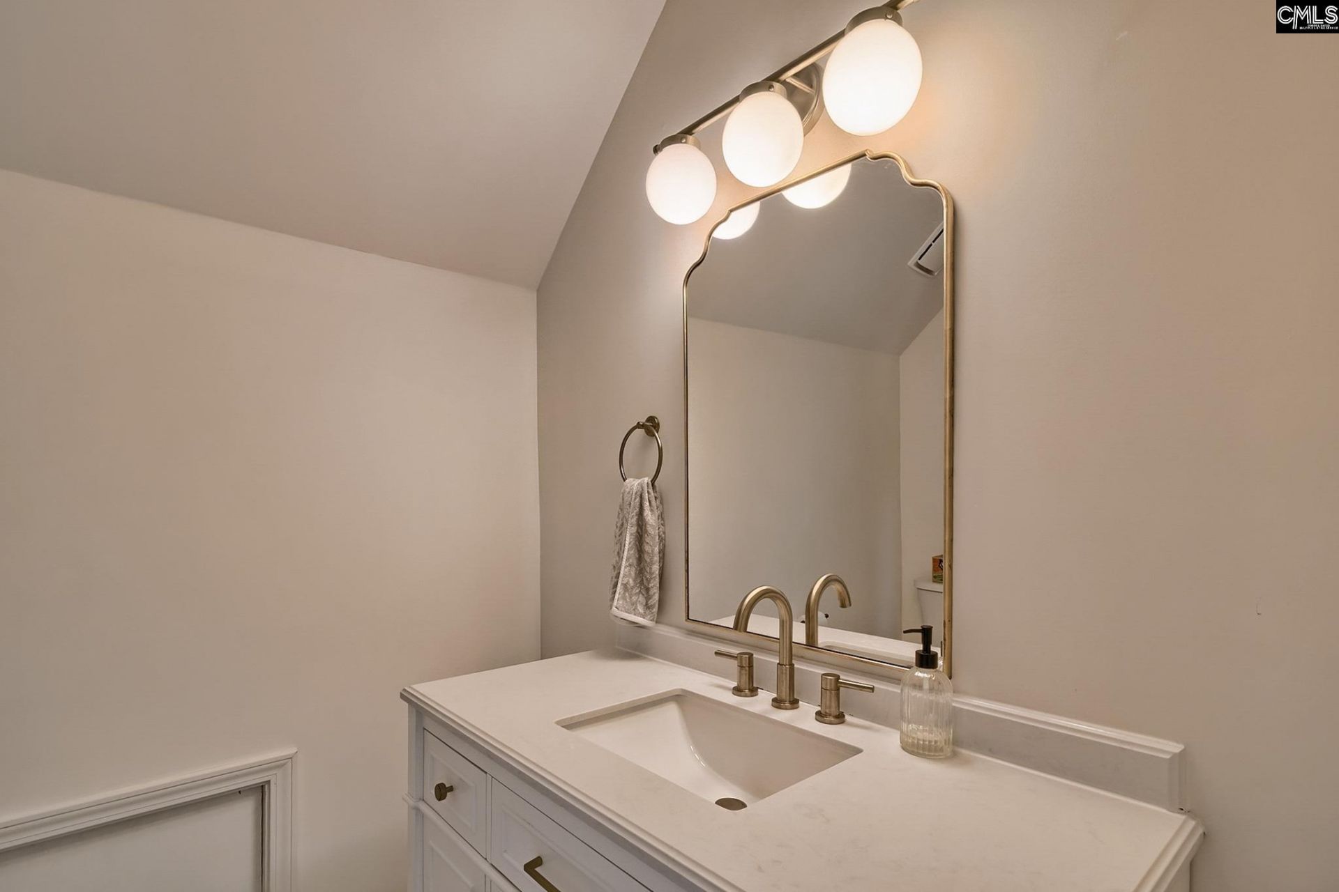 211 Farmington Court  Photo 34