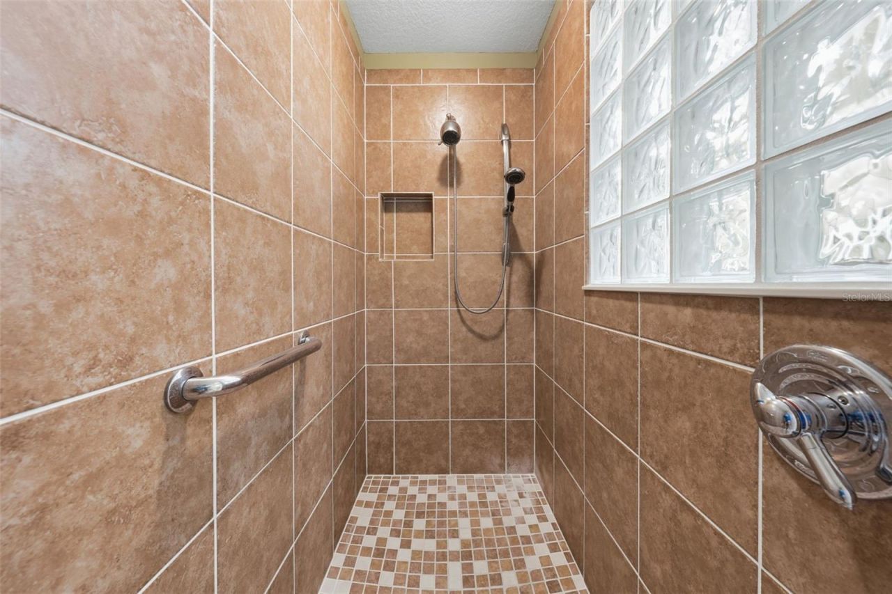 2001 Dipper Loop, The Villages, FL 32162 Photo