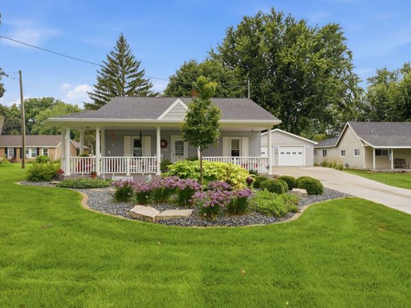 403 15th Street , Rapids City, IL 61278