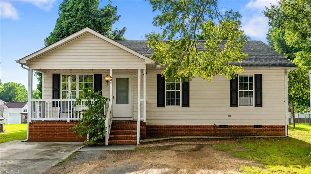 624 Paramount Street, High Point, NC 27260 Main Photo