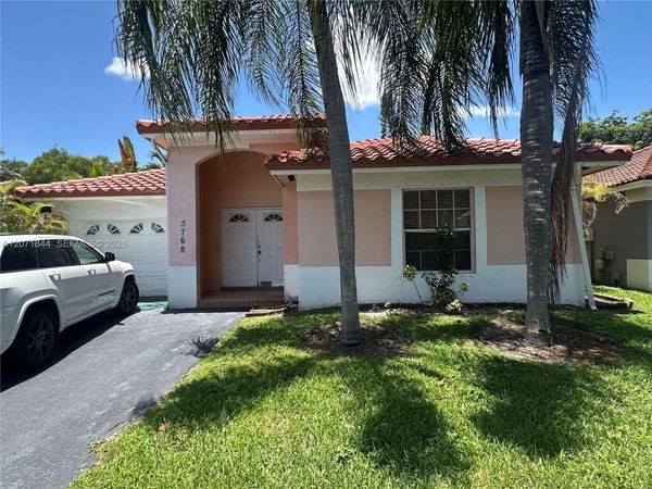 5768 NW 98th Pl , Doral, FL 33178