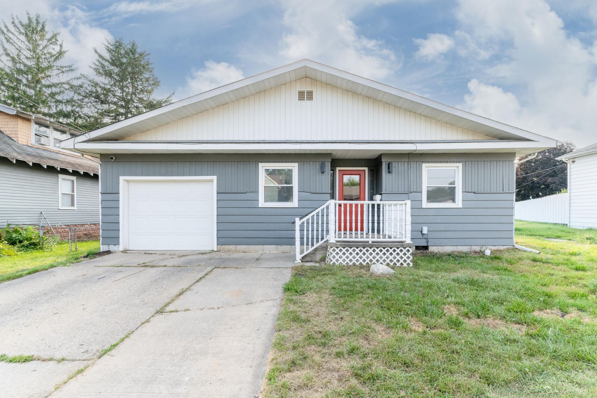 609 N Jackson Street, Ionia, MI 48846 Main Photo
