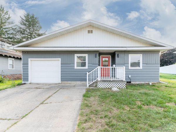 609 N Jackson Street, Ionia, MI 48846