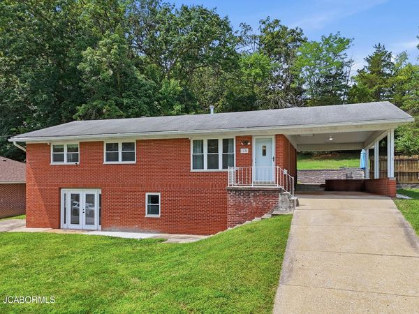 1124 DARLENE DRIVE, Jefferson City, MO 65109