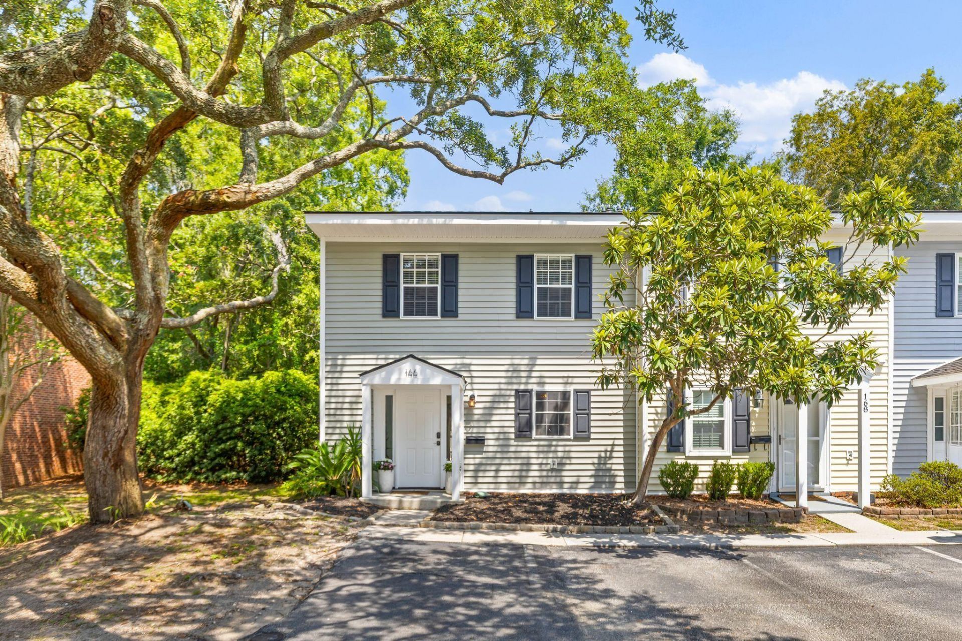 166 Heritage Circle Photo 1