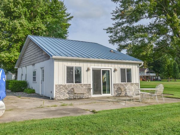 416 W Russell Drive, Coldwater, MI 49036