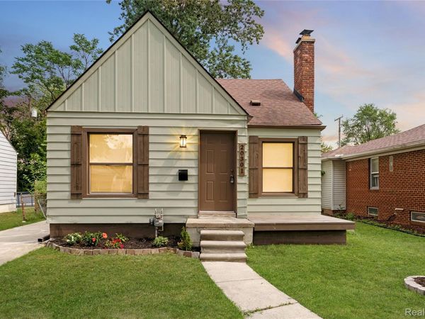 20301 Kenosha Street , Harper Woods, Mi 48225