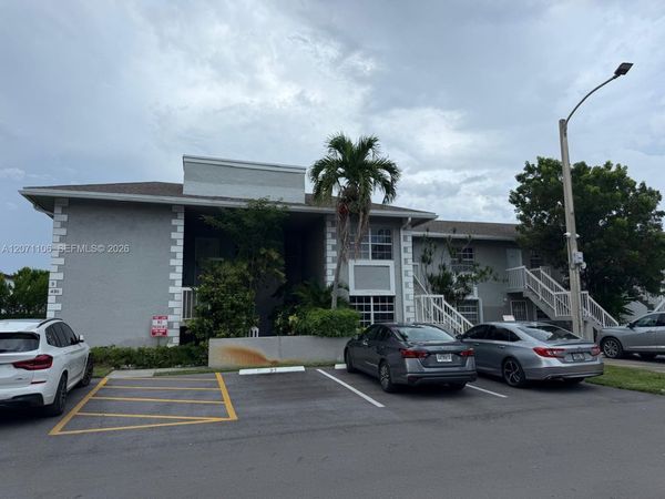 430 NE 210th Cir Ter, Unit 201-3, Miami, FL 33179