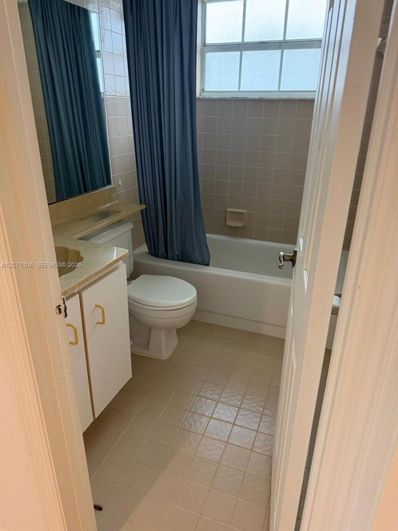 430 NE 210th Cir Ter, Unit 201-3, Miami, FL 33179 Photo
