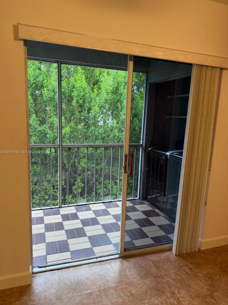 430 NE 210th Cir Ter, Unit 201-3, Miami, FL 33179 Photo