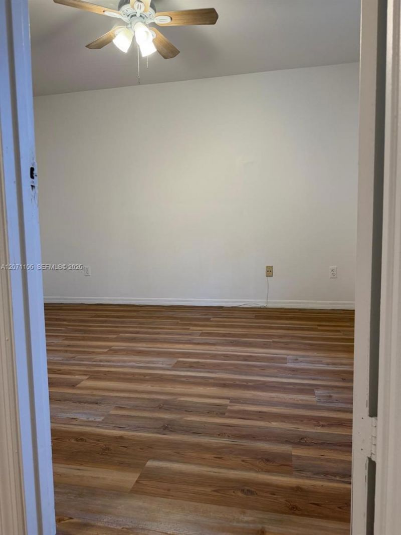 430 NE 210th Cir Ter, Unit 201-3, Miami, FL 33179 Photo