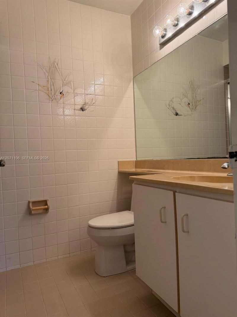 430 NE 210th Cir Ter, Unit 201-3, Miami, FL 33179 Photo