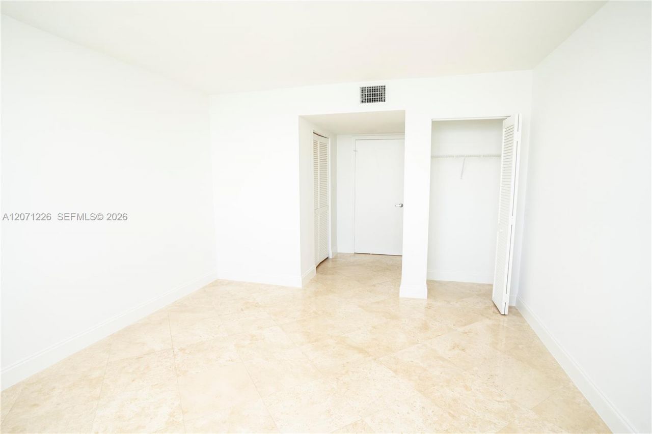 90 Alton Rd , Unit 2204, Miami Beach, FL 33139 Photo