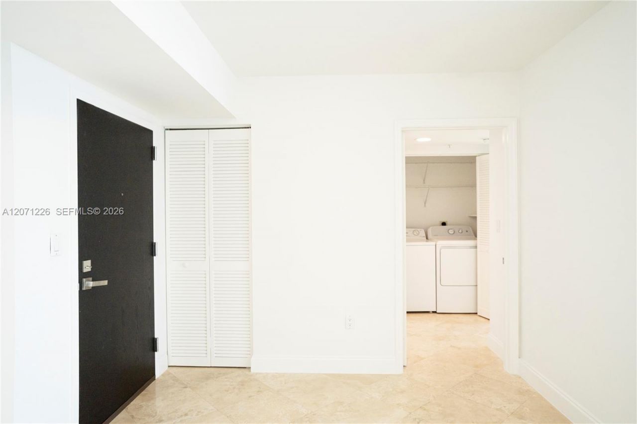 90 Alton Rd , Unit 2204, Miami Beach, FL 33139 Photo