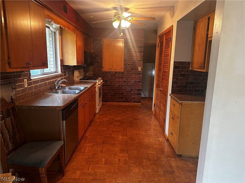 182 Wayne Avenue , Akron, OH 44301 Photo 11