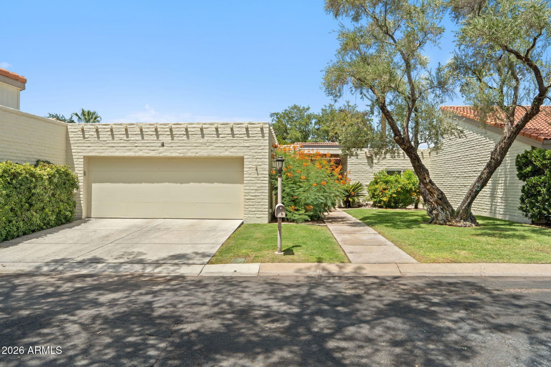 4 E San Miguel Avenue, Phoenix, AZ 85012 Main Photo