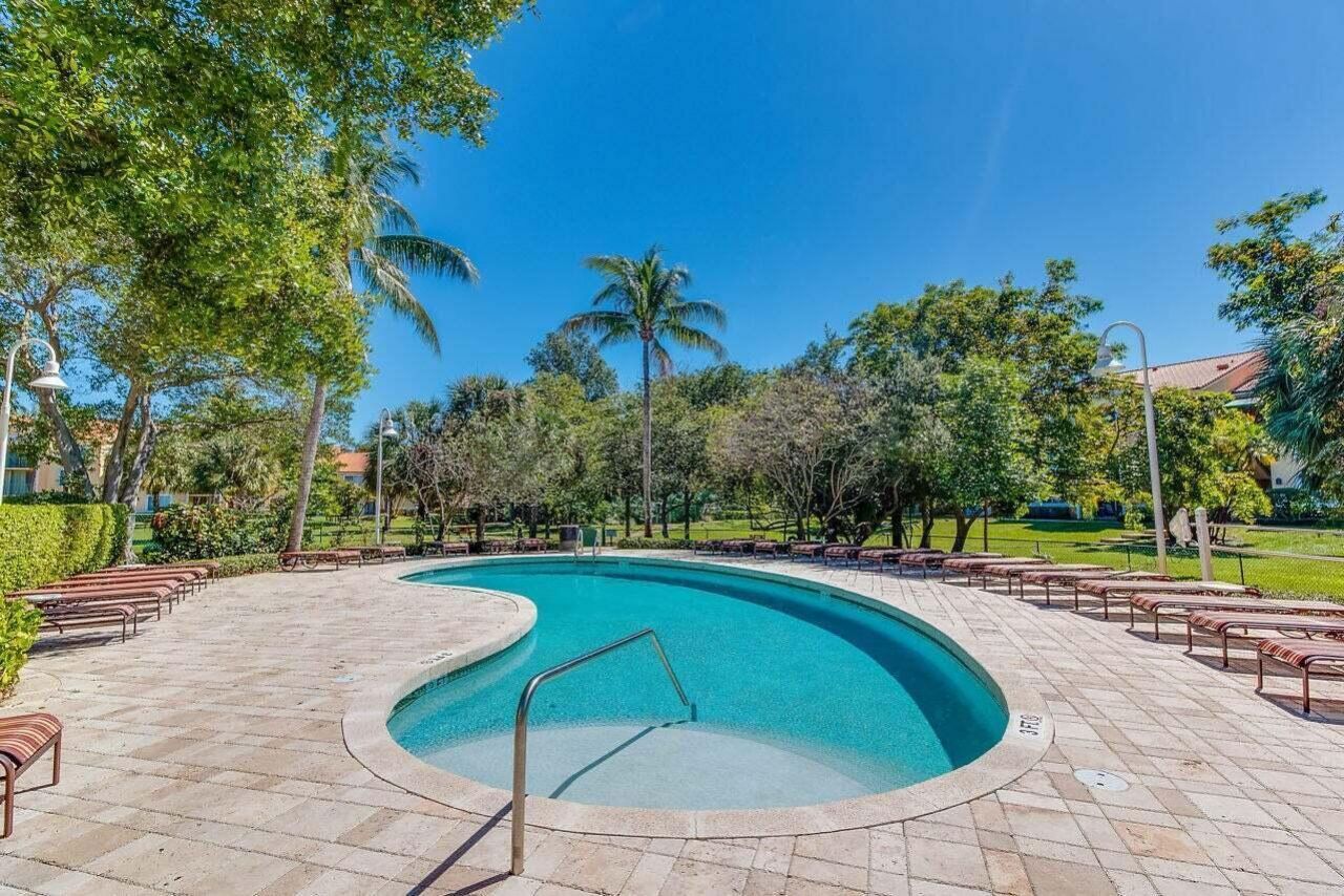 135 Yacht Club Way, Unit 305, Hypoluxo, FL 33462 Photo