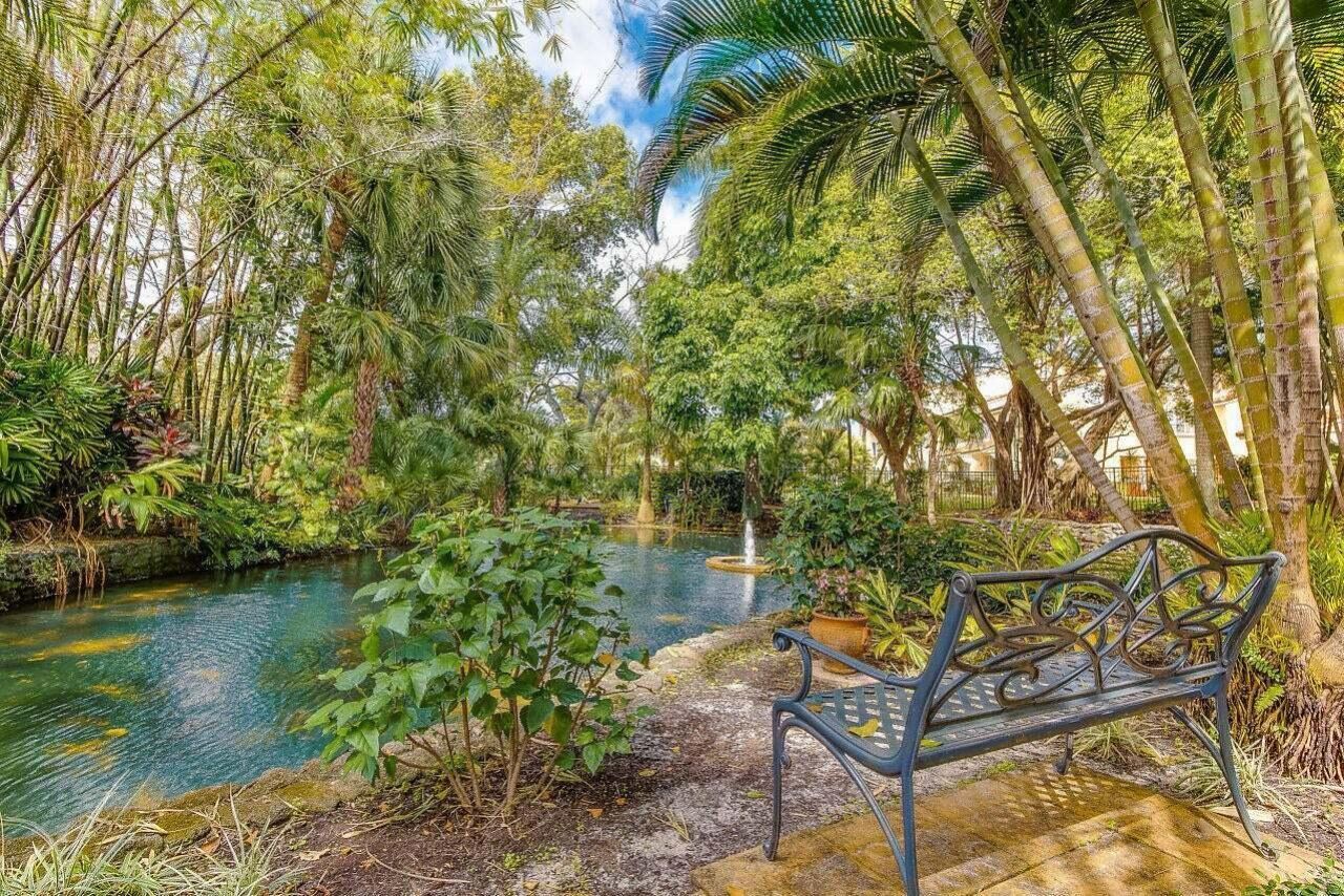 135 Yacht Club Way, Unit 305, Hypoluxo, FL 33462 Photo