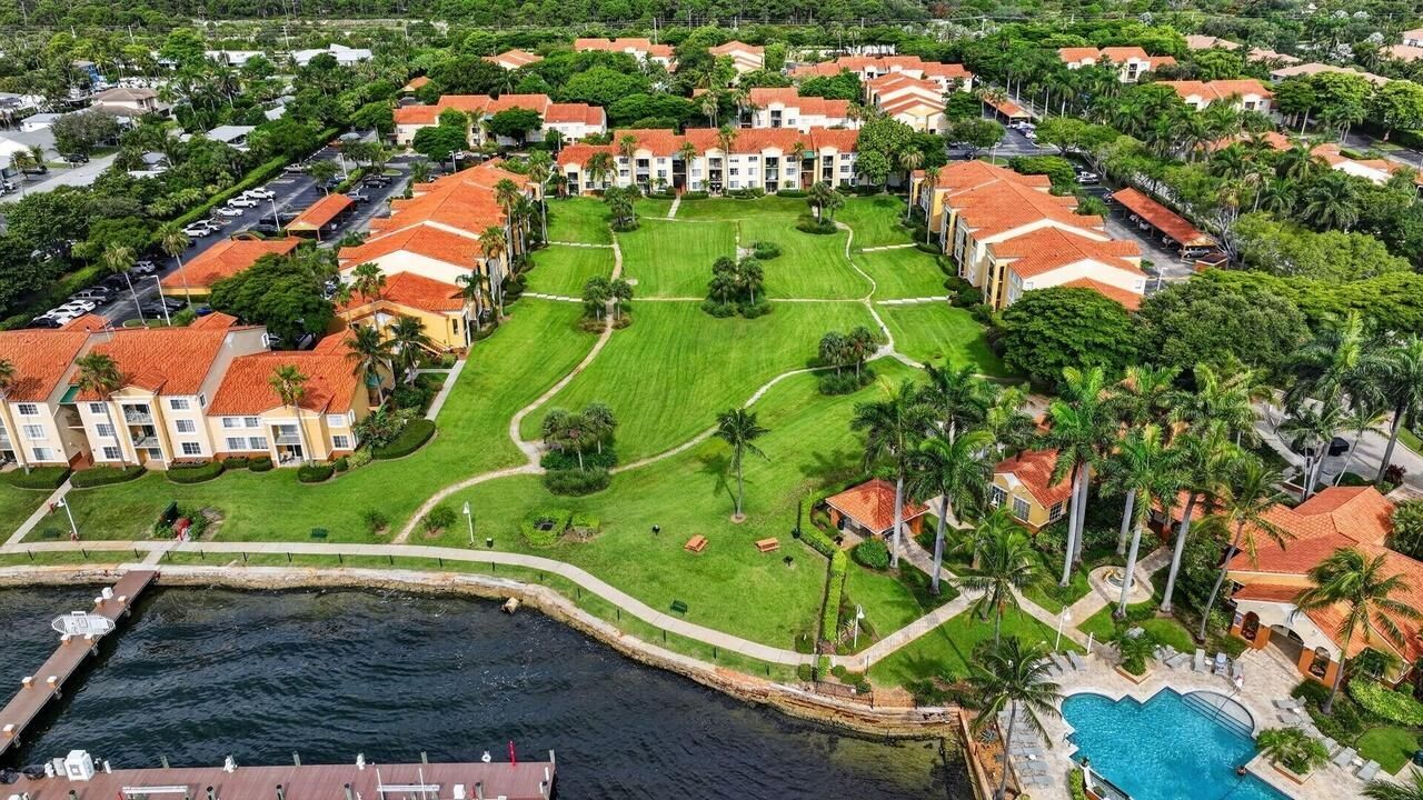 135 Yacht Club Way, Unit 305, Hypoluxo, FL 33462 Photo
