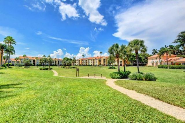 135 Yacht Club Way, Unit 305, Hypoluxo, FL 33462 Photo