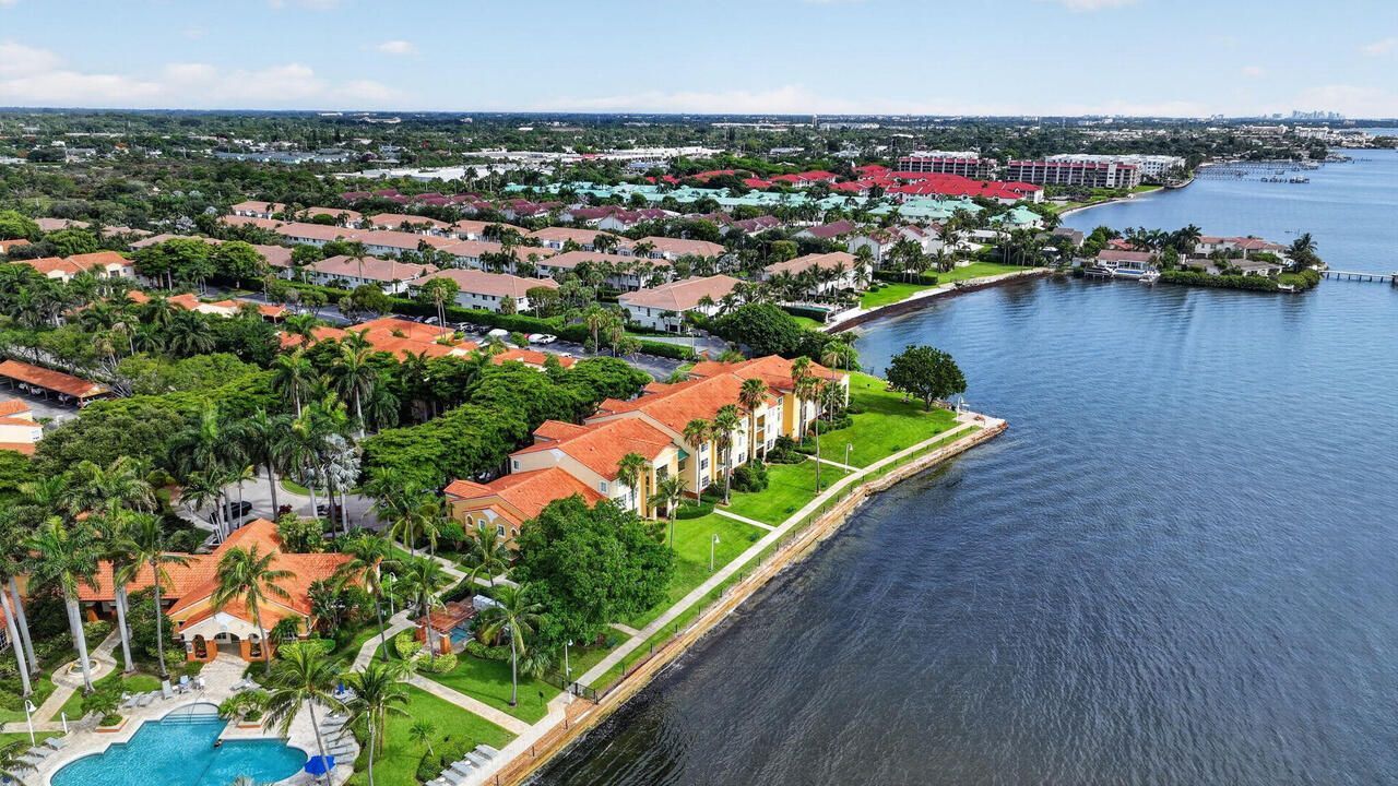 135 Yacht Club Way, Unit 305, Hypoluxo, FL 33462 Photo