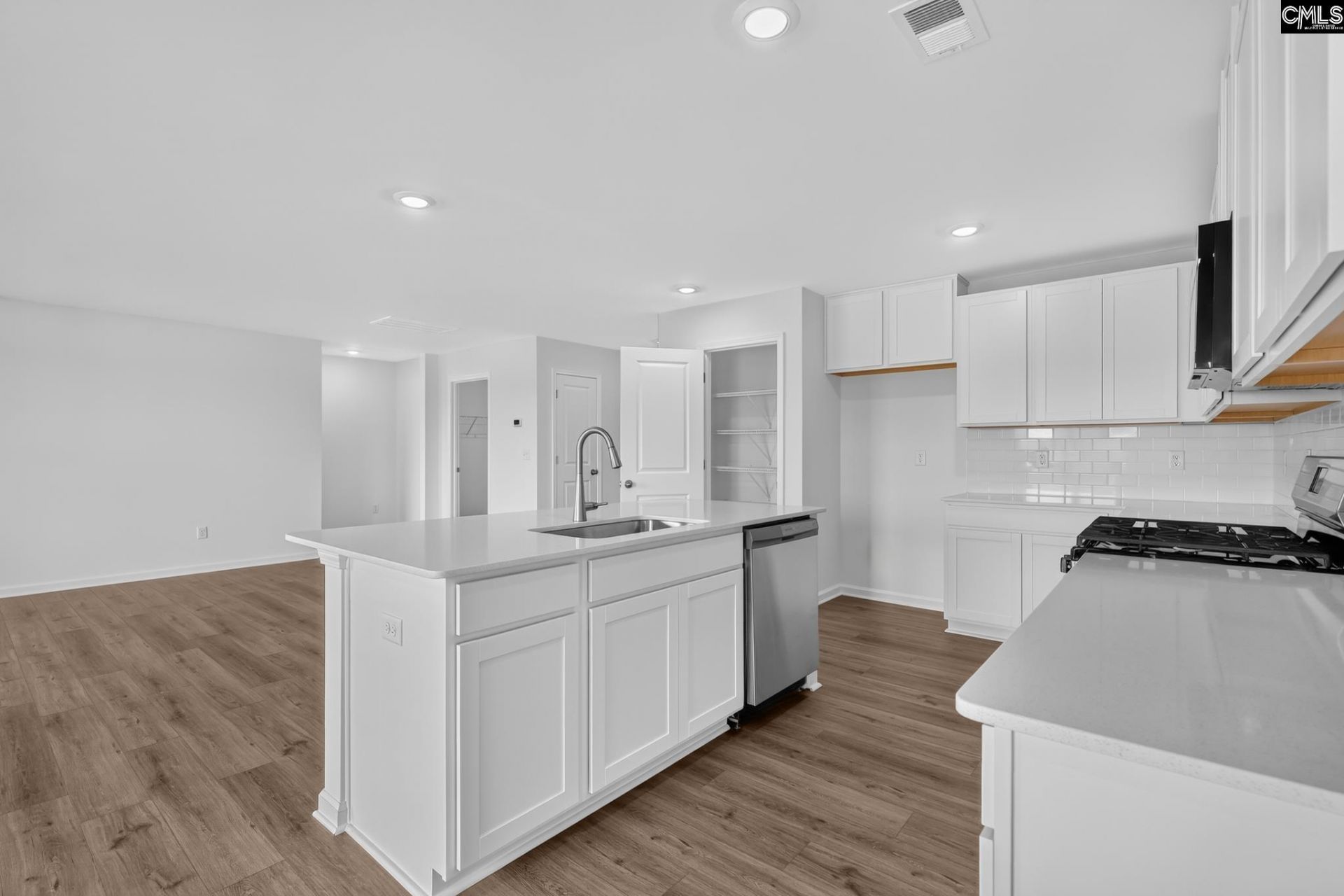 362 Sunny Falls Drive Photo 13