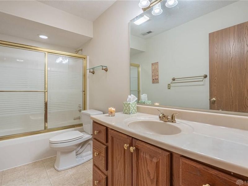 6685 Oakwood Lane, Huber Heights, OH 45424 Photo 17